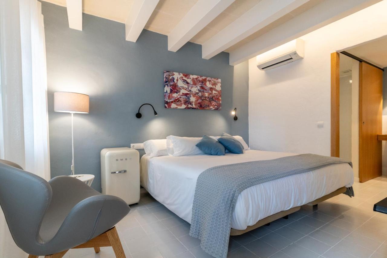 Hotel M - 27 Es Mercadal Extérieur photo